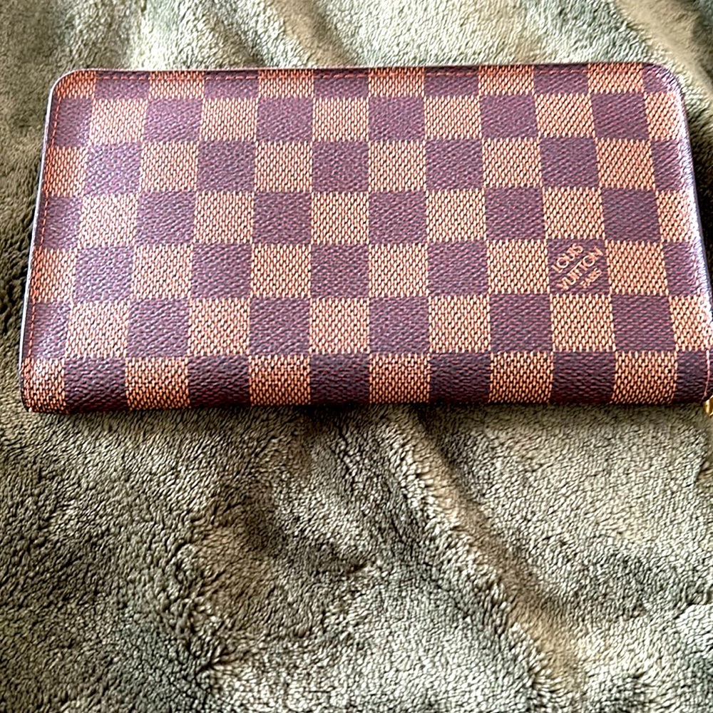 Louis Vuitton Damier Ebene Zippy Wallet🤎🤎EUC 🤎🤎CA0074